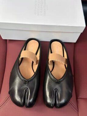 Maison Margiela Split-Toe Flats